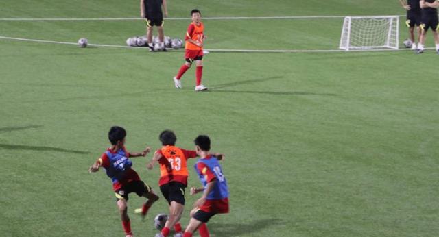 瓦伦西亚客场艰难逼平,保住不败纪录的简单介绍 瓦伦西亚客场艰难逼平,保住不败纪录的简单介绍