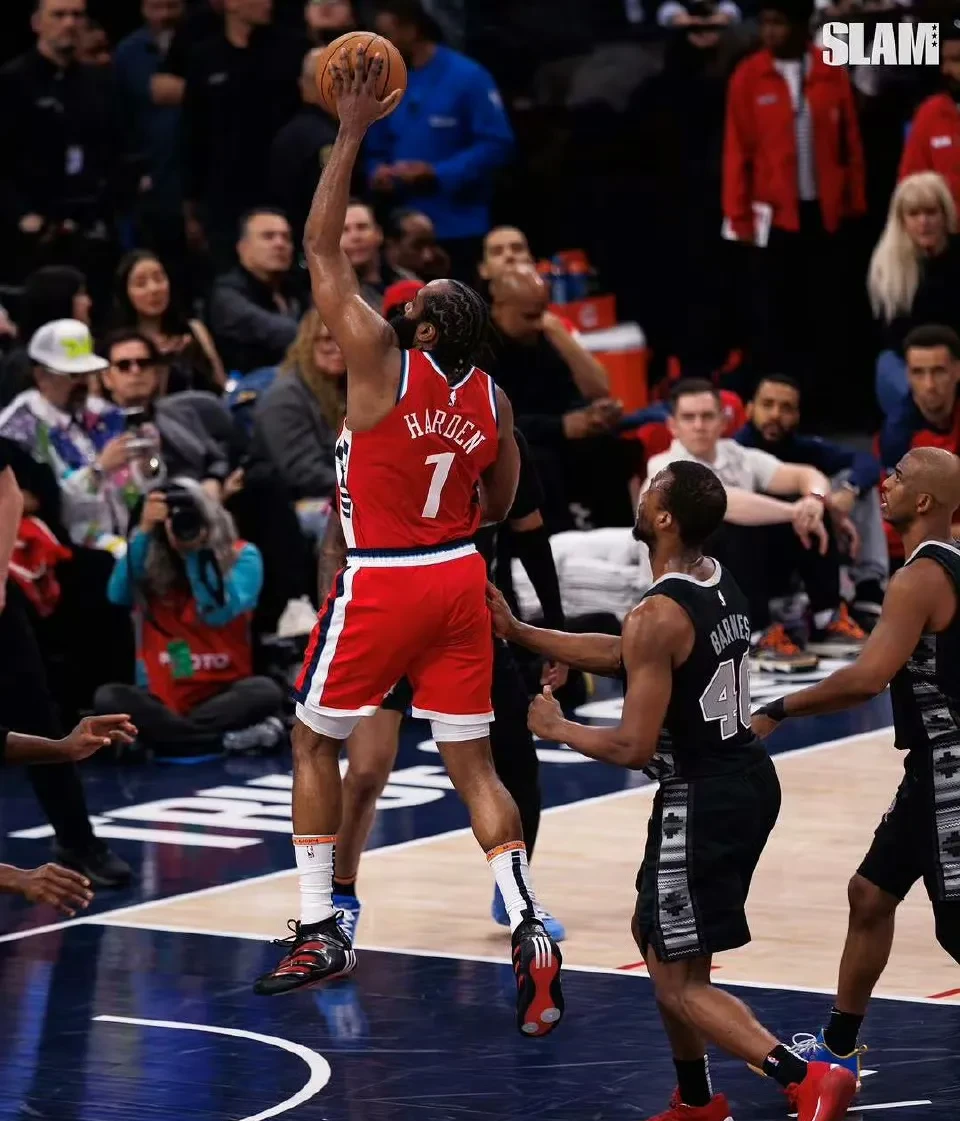 爱博体育-关于NBA西部赛场激战连连，快船队雄心壮志闯入总决赛的信息