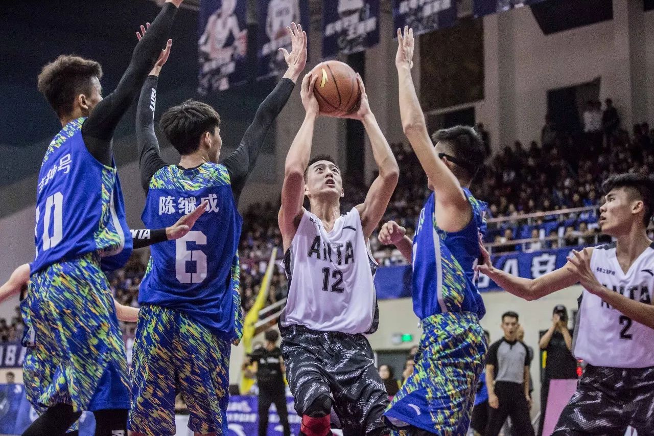 爱博体育-海南男篮赛季目标明确，全队备战冠军